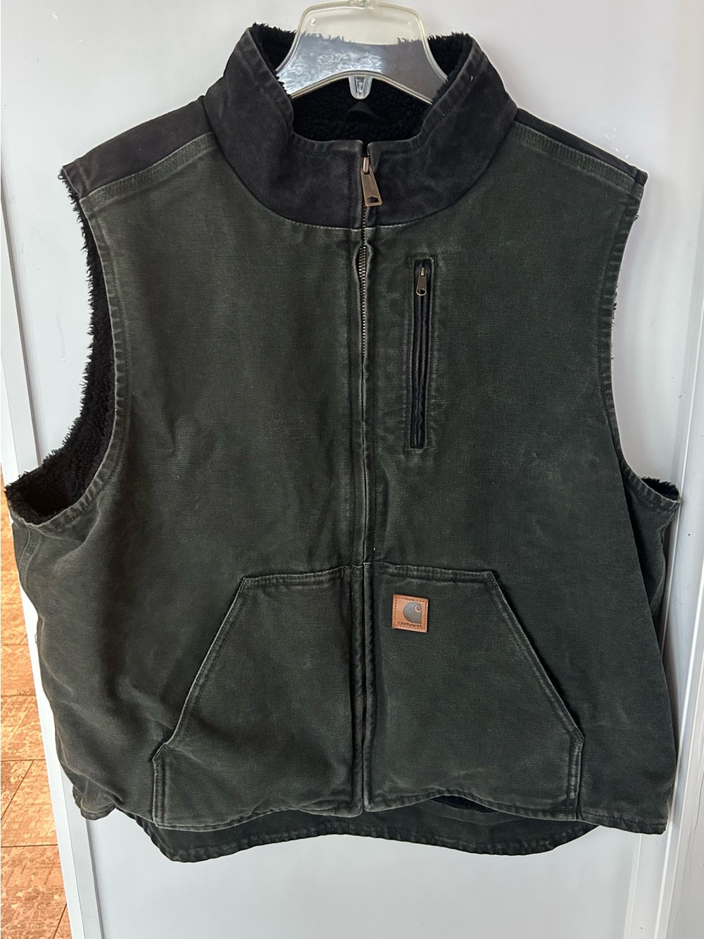 Vintage Carhartt V33-355 Sandstone Sherpa-Lined Vest - Two-Tone Moss Green - XL